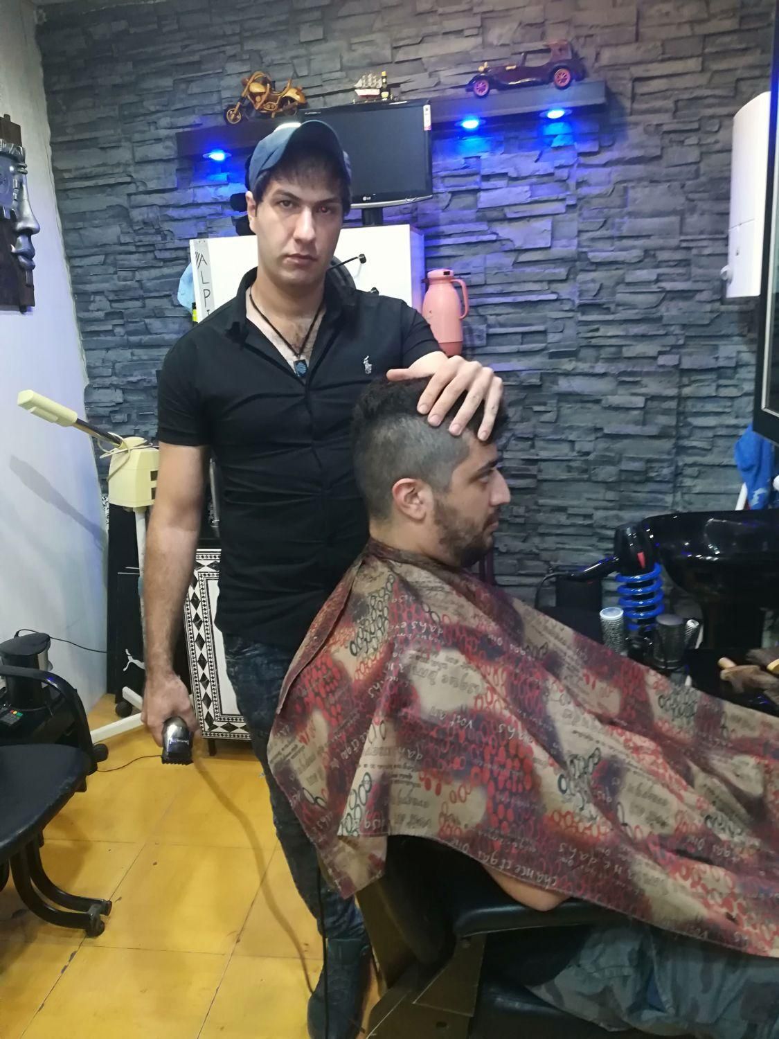 اصلاح مو در منزل و خانه|خدمات آرایشگری و زیبایی|تهران, آهنگ|دیوار