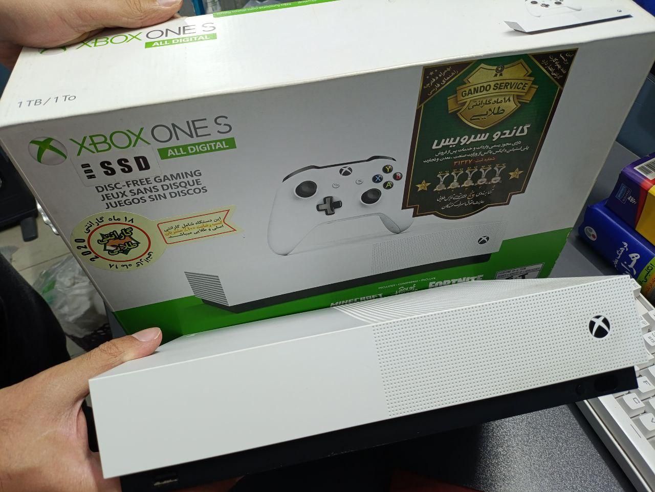دستگاه XBOX One S|کنسول، بازی ویدئویی و آنلاین|اسلام‌شهر, |دیوار