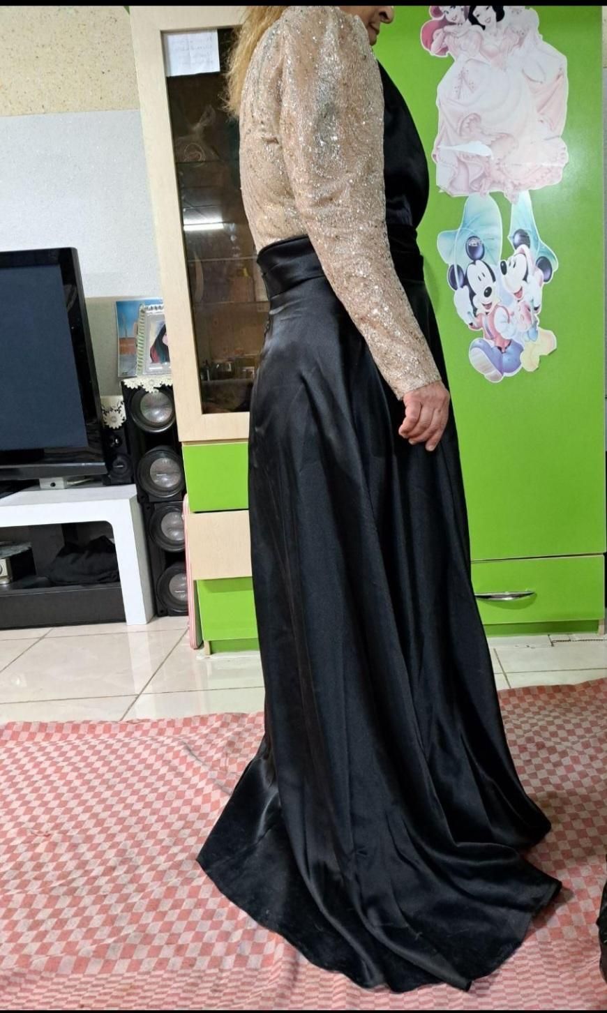 لباس|لباس|شیراز, پانصد دستگاه ارتش|دیوار