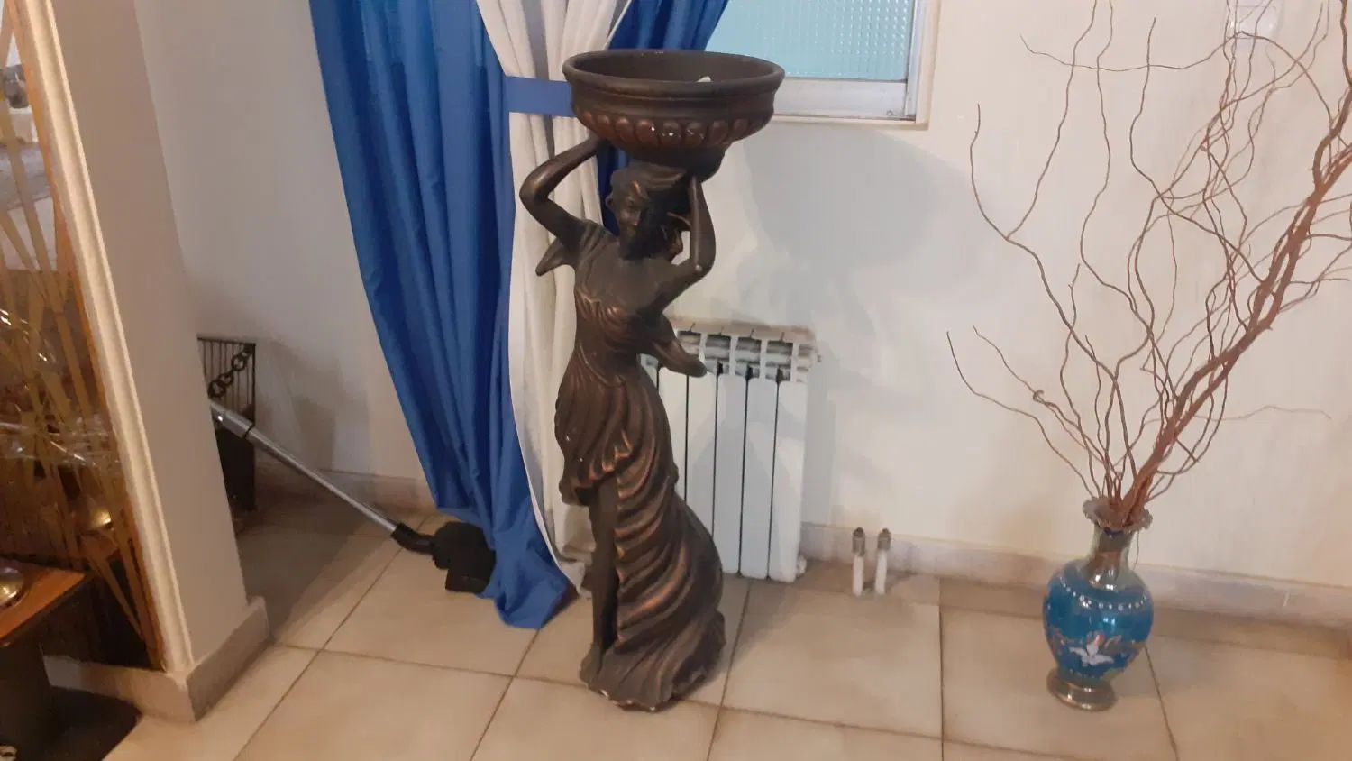 مجسمه زن سبدروسر|مجسمه، تندیس، ماکت|تهران, اختیاریه|دیوار