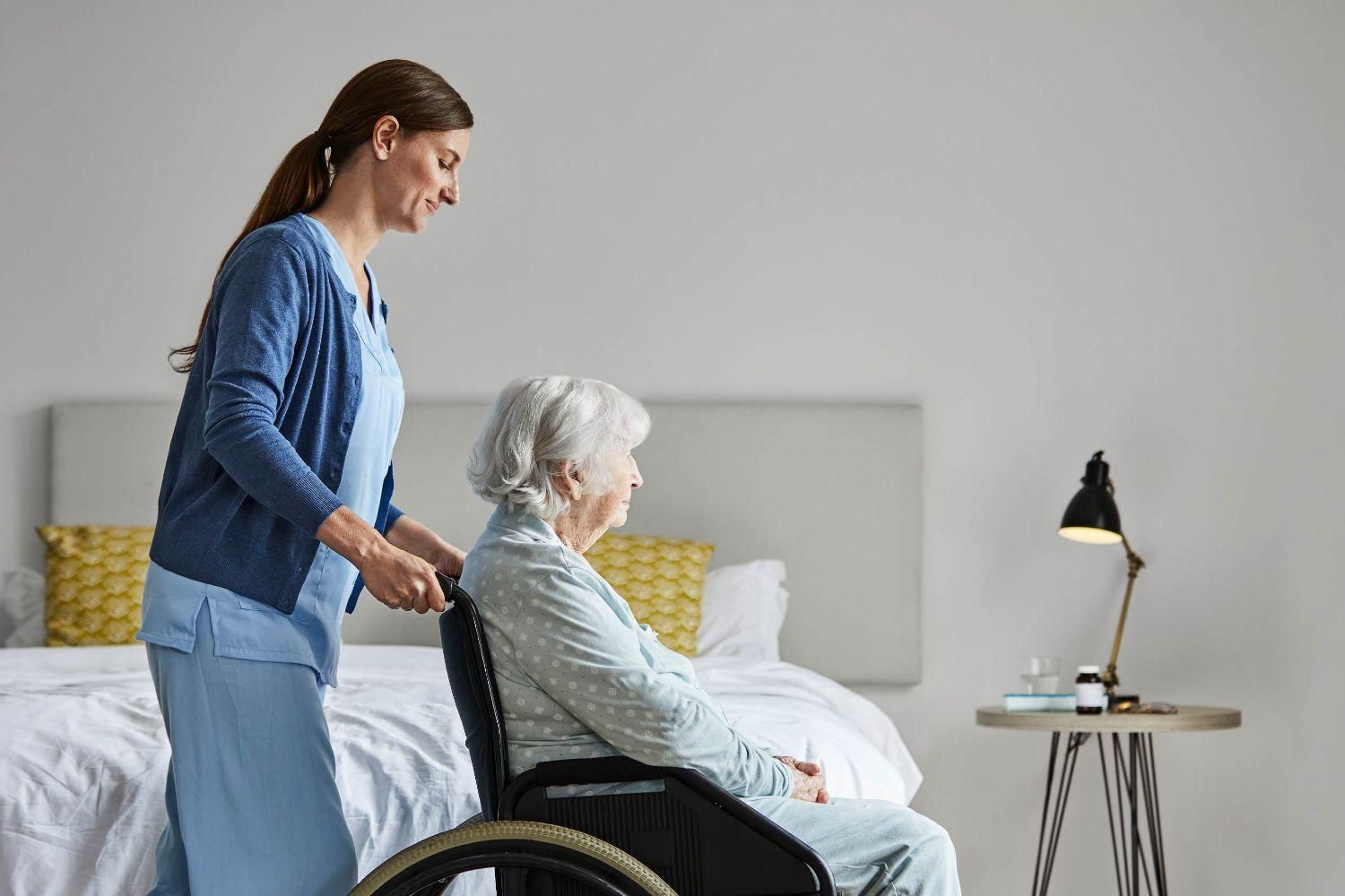 شرکت خدماتی ونوس(نظافت ساختمان/منزل/کودک/سالمند|خدمات نظافت|شیراز, سینما سعدی|دیوار