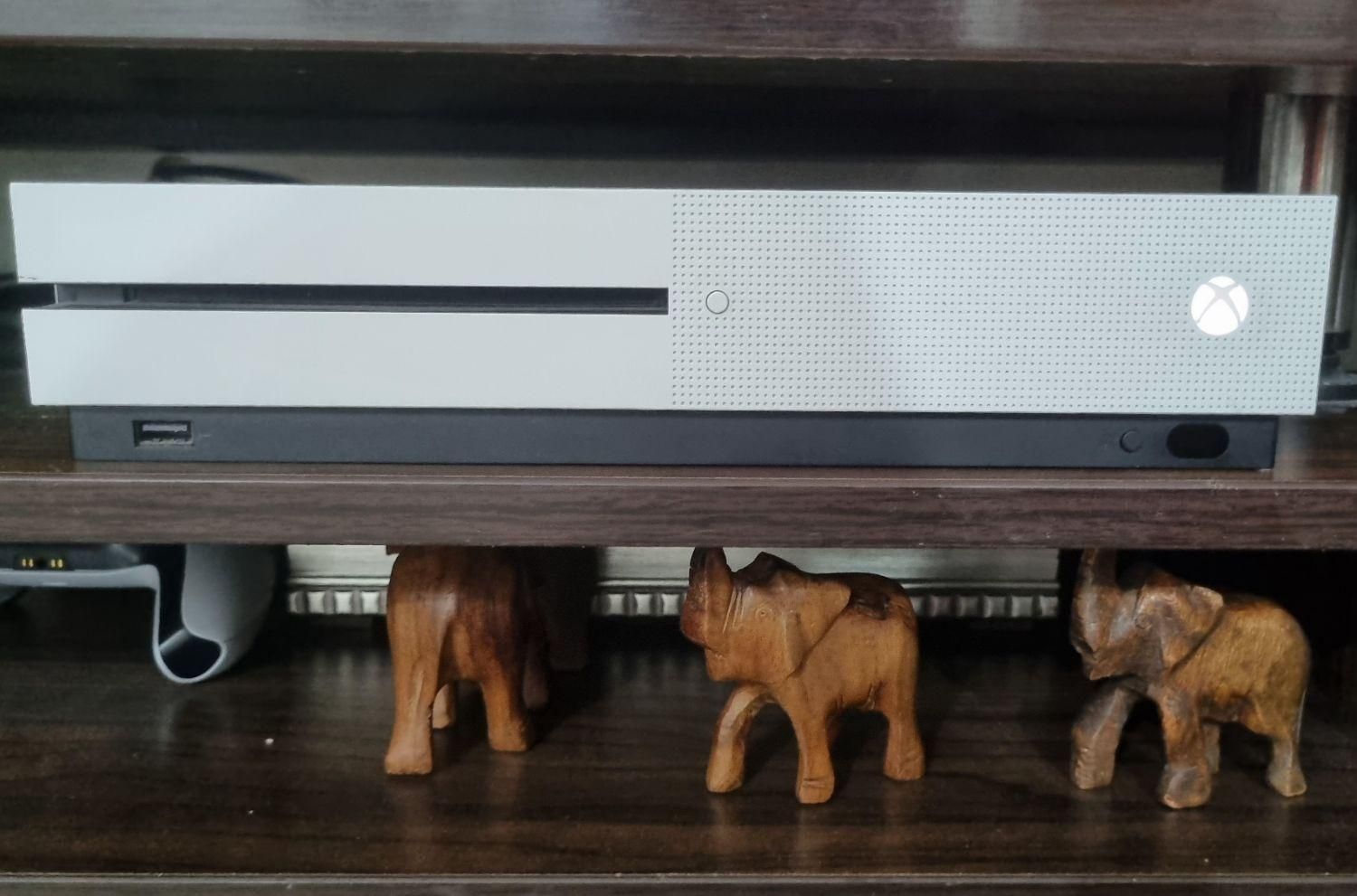 فروش کنسول استثنایی XBOX ONE S 1T Blueray|کنسول، بازی ویدئویی و آنلاین|دزفول, |دیوار