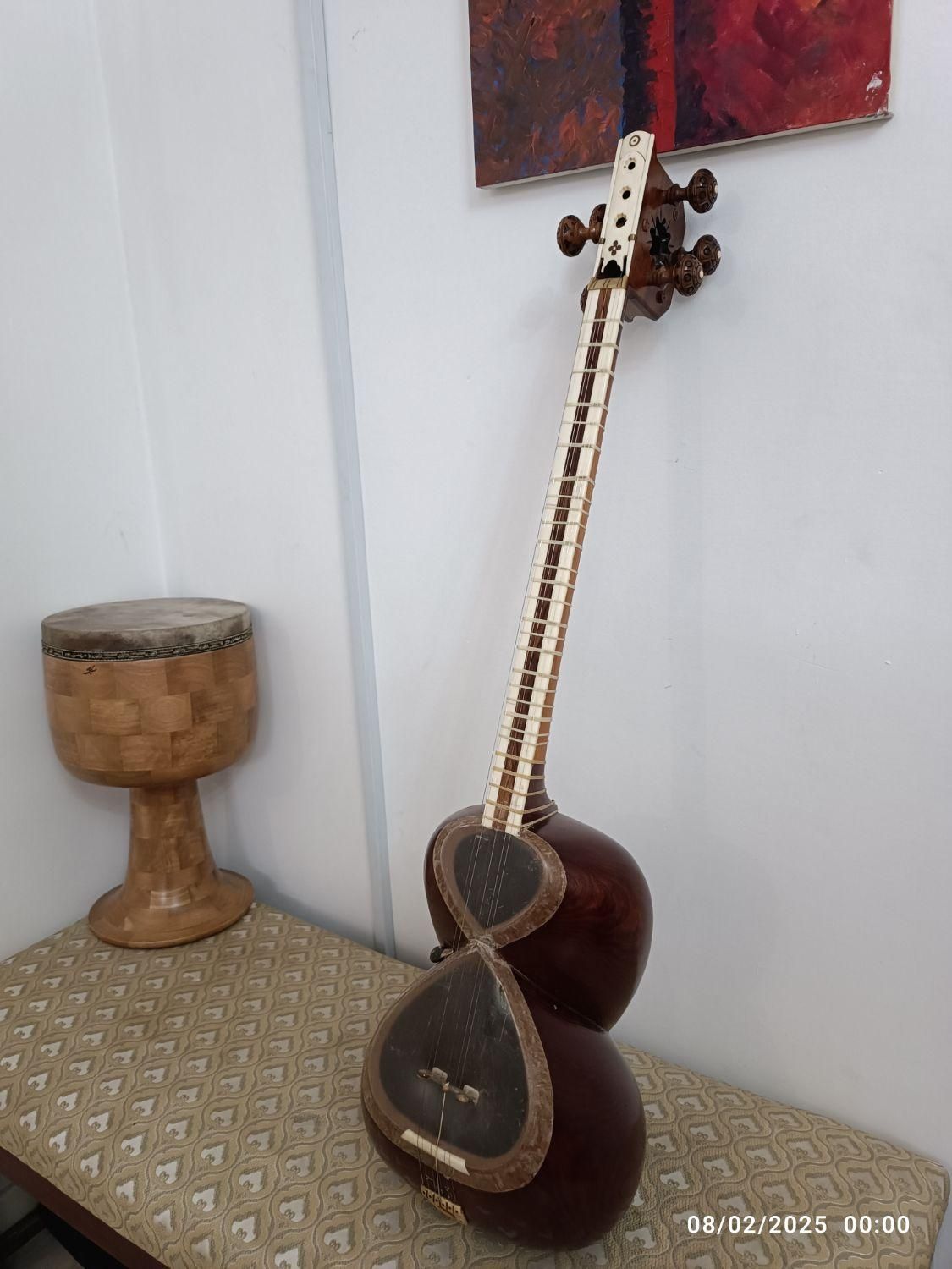 تار ساخت استاد رضا ژاله قدیمی|سازهای سنتی|گرگان, |دیوار