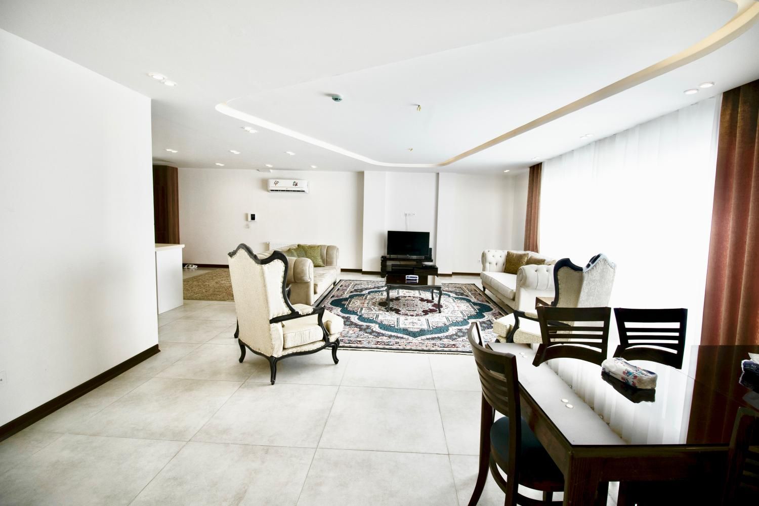 واحد مبله لوکس سه خواب واقع در پاسدران|اجارهٔ کوتاهمدت آپارتمان و سوئیت|شیراز, شهرک ایثار|دیوار