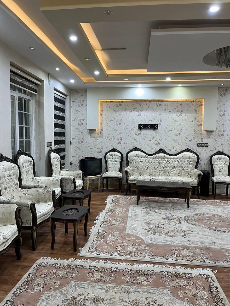 اجاره باغ ویلا استخر سرپوشیده|اجارهٔ کوتاهمدت ویلا و باغ|گلبهار, |دیوار