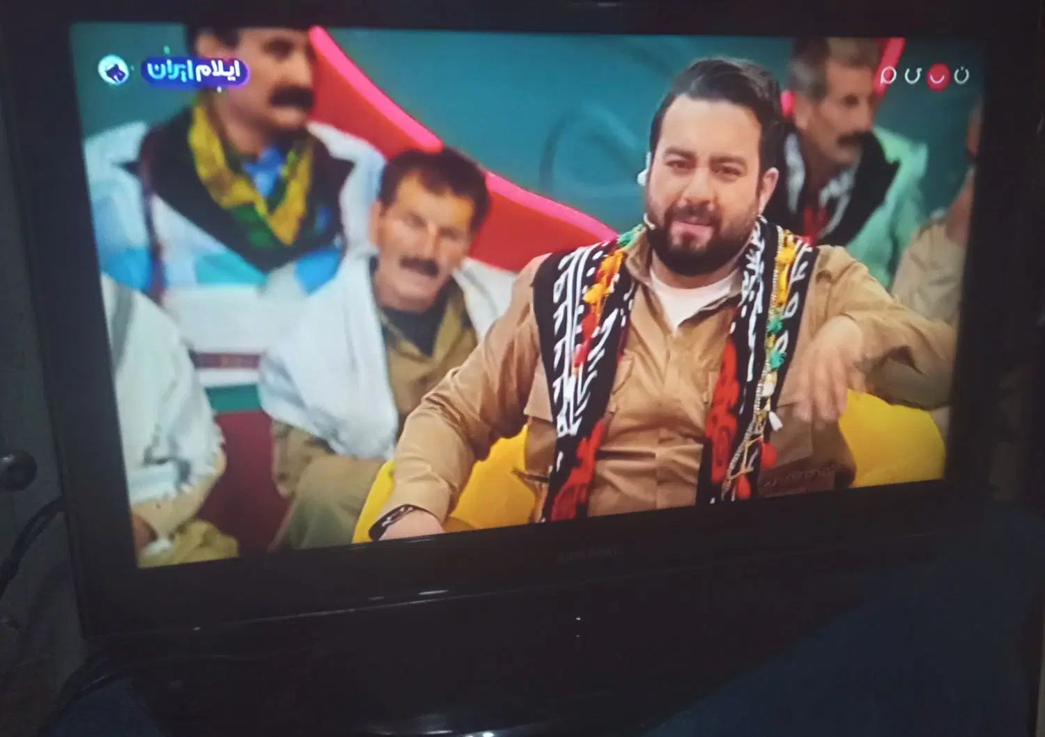 تلویزیون ال سی دی سامسونگ ۳۷ اینچ در حد نو|تلویزیون و پروژکتور|رباط‌کریم, شترخوار|دیوار
