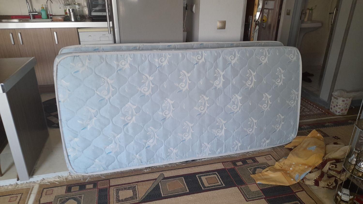 تشگ طبی بدون فنر یکی نو یکی دست دوم|تشک تختخواب|فولادشهر, مسکن مهر فولادشهر|دیوار