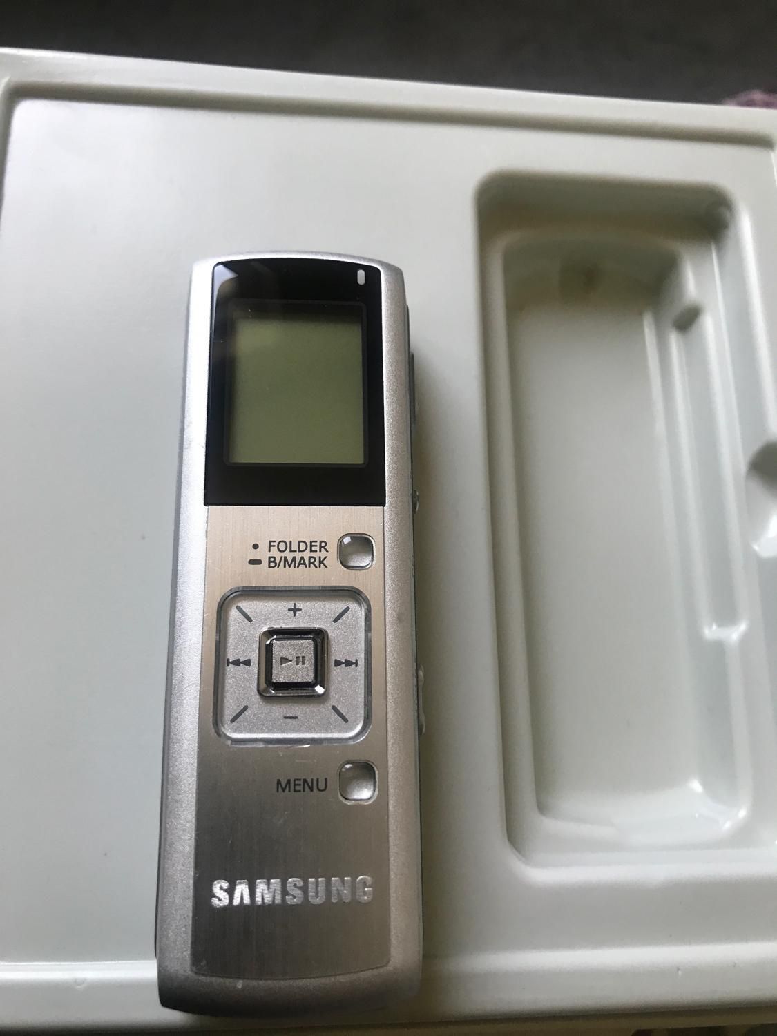 ضبط و پخش خبرنگاری سامسونگ YV-120|پخش‌کننده همراه|تهران, سوهانک|دیوار