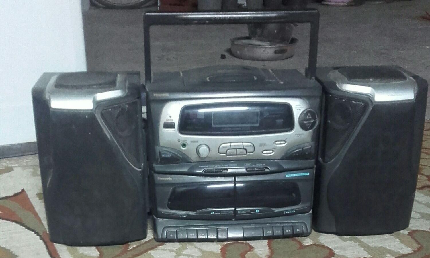 یک عدد رادیوظبط قدیمی|سیستم صوتی خانگی|قم, هفت تیر|دیوار