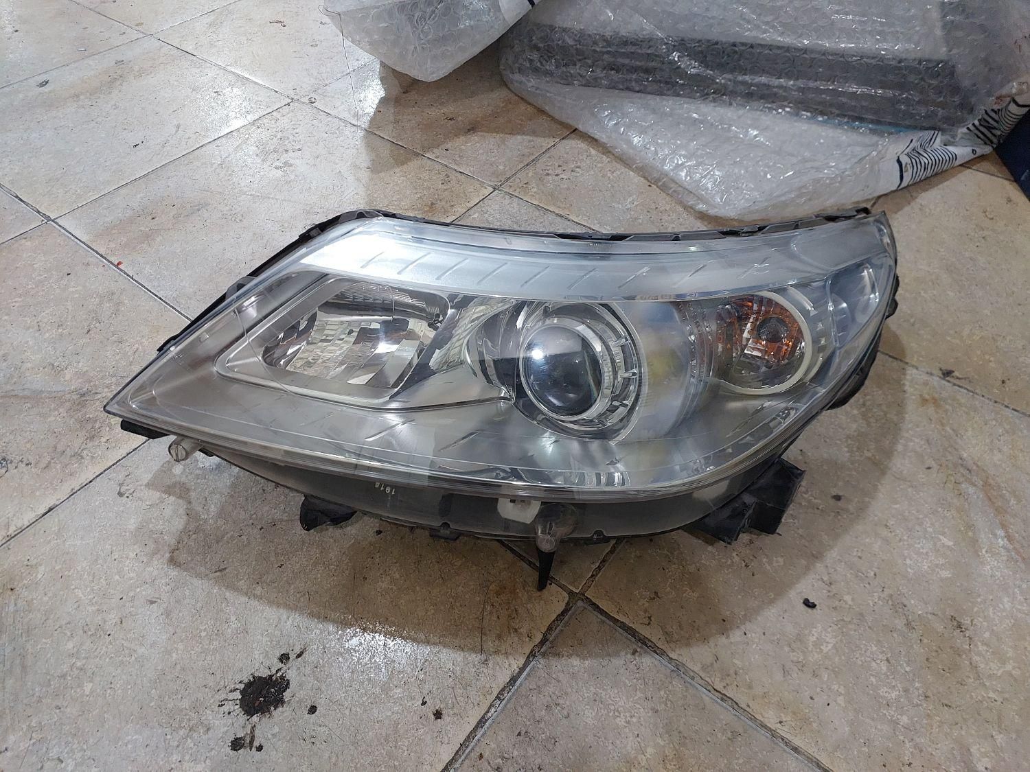 چراغ جلو رنو اسکالا چراغ جلو رنو سفران چراغmvm315|قطعات یدکی و لوازم جانبی|شیراز, ترمینال باربری|دیوار