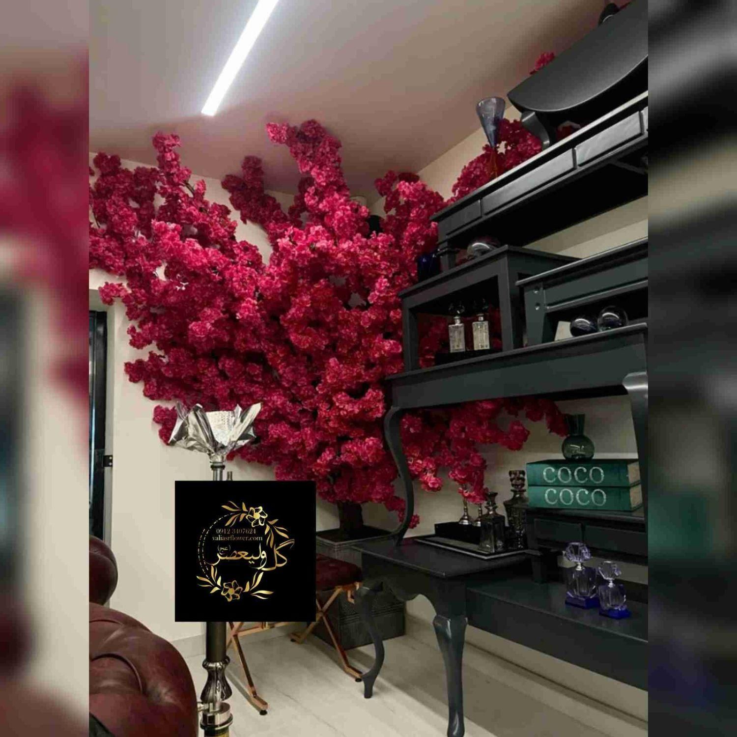 اجرا کننده درختچه شکوفه مصنوعی روی دیوار|گل مصنوعی|تهران, بازار|دیوار