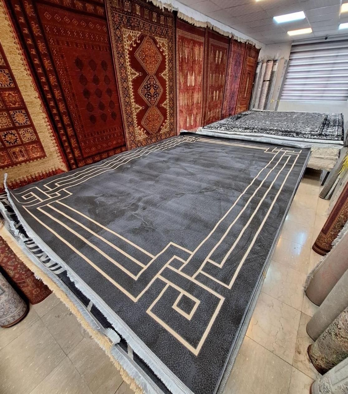 گلیم فرش دودی ۴۰۰ شانه مدل ورساچه ۳ در ۳|فرش|مشهد, امیر|دیوار