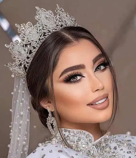 میکاپ شنیون عروس تخفیف ویژه + مژه و لنز رایگان|خدمات آرایشگری و زیبایی|قم, شاه ابراهیم|دیوار