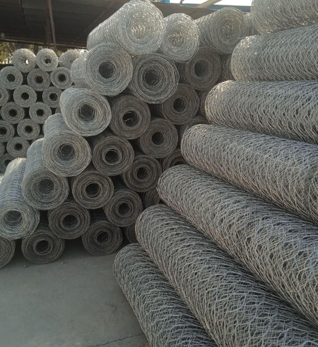 سیم خاردار خطی و حلقوی و فنس و تور|مصالح و تجهیزات ساختمان|کرمانشاه, |دیوار