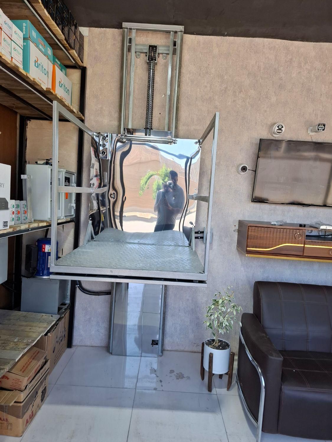 نصب و سرویس انواع آسانسور کششی و بالابر هیدرولیک|خدمات پیشه و مهارت|خرمشهر, |دیوار