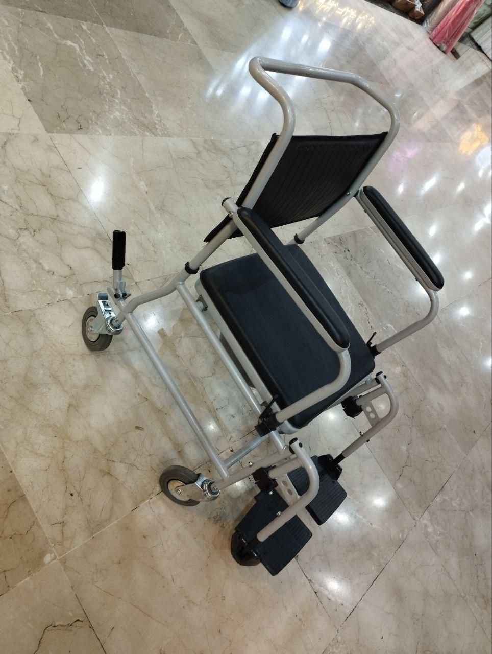 ویلچرلگن دار|آرایشی، بهداشتی، درمانی|بندرعباس, |دیوار