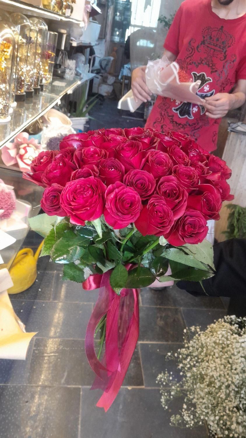 گل رز هلندی قرمز  دسته گل باکس گل فقط شاخه 20 ت|گل و گیاه طبیعی|مشهد, انصار|دیوار
