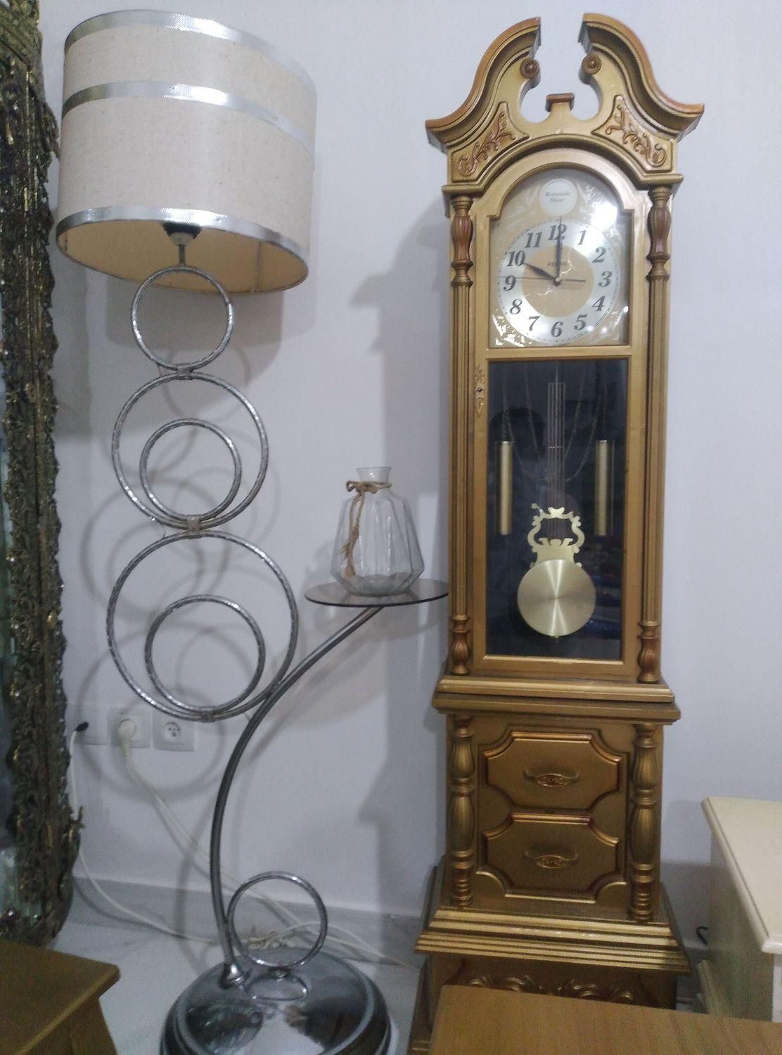 یک عددساعت ویک عددآباژور|چراغ خواب و آباژور|اردبیل, |دیوار