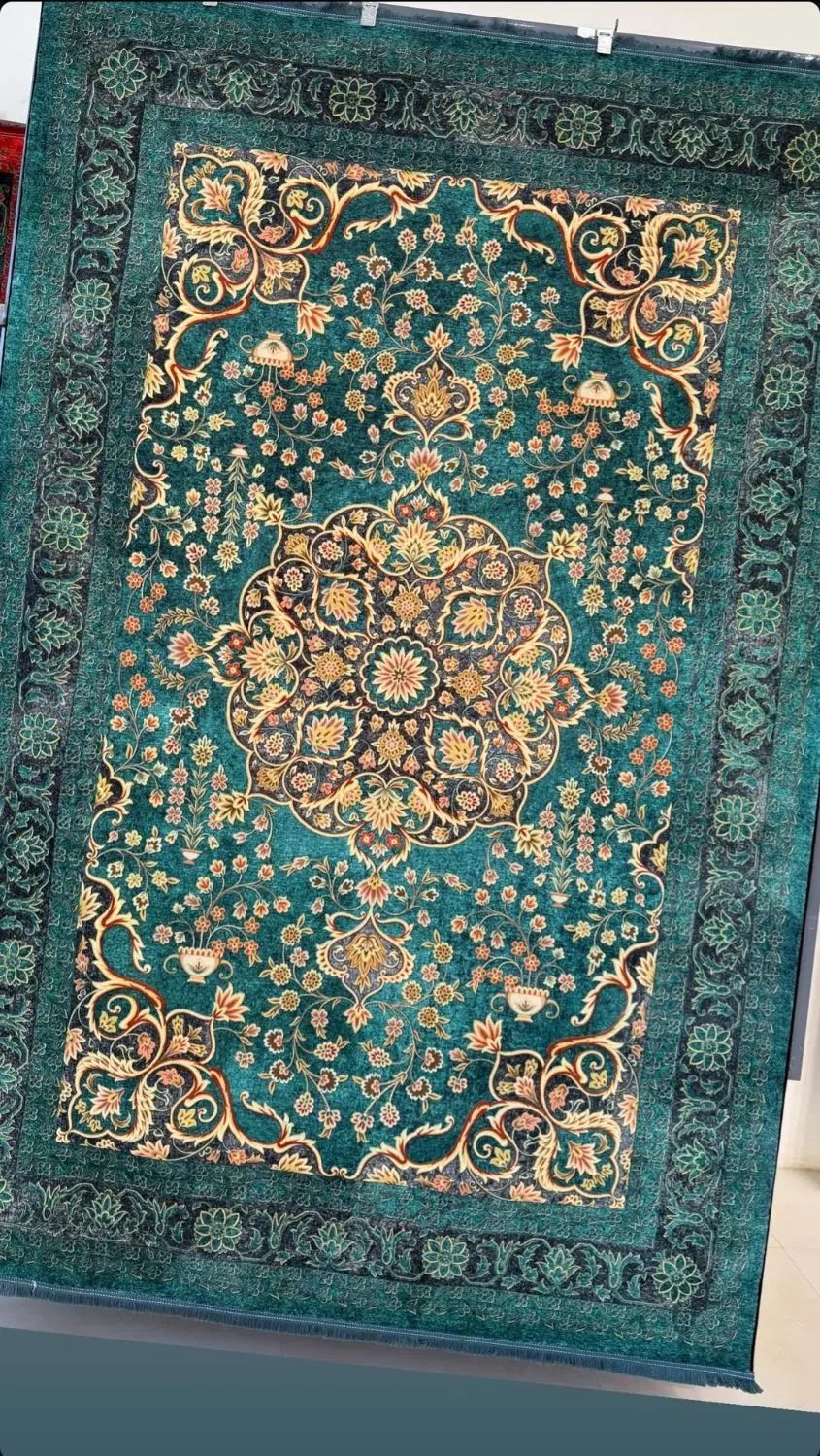 کلکسیونی از زیباترین فرش های ابریشمی ۱۲۰۰شانه رنگی|فرش|کاشان, ولیعصر|دیوار