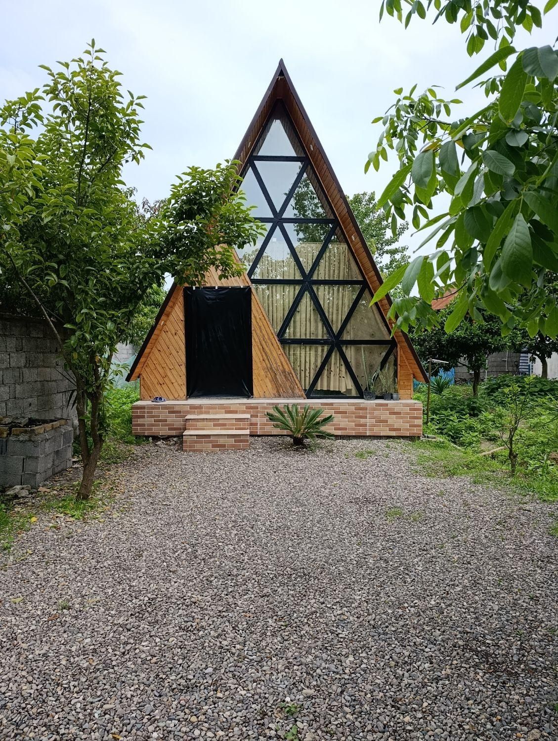 کلبه سوییسی شیک و تمیز|اجارهٔ کوتاه‌مدت ویلا و باغ|رودسر, |دیوار