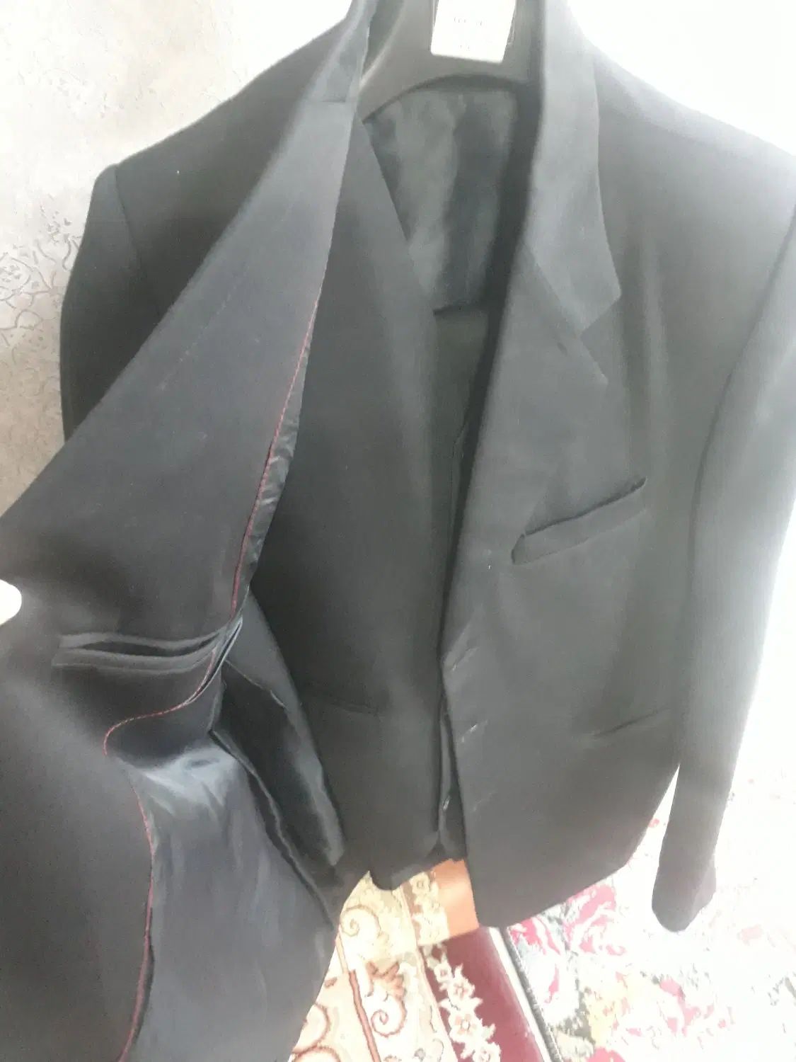 کت و شلوار|لباس|اصفهان, لاله|دیوار