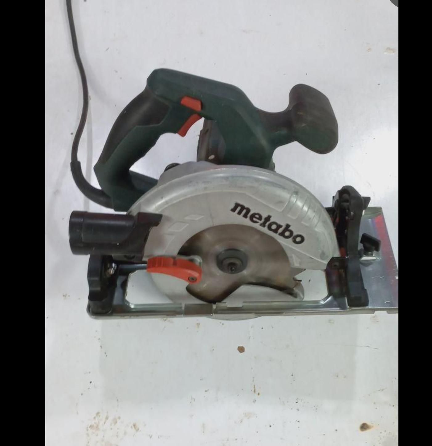 برش کاری زیر درب های چوبی برش در سرویس واتاق خواب|خدمات پیشه و مهارت|فردیس, فردیس|دیوار