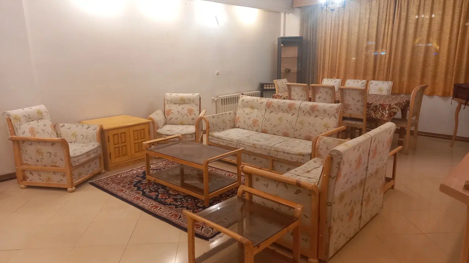 فروش یک دست میز غذاخوری ۸ نفره و مبل راحتی ۷ نفره|مبلمان خانگی و میز عسلی|همدان, |دیوار