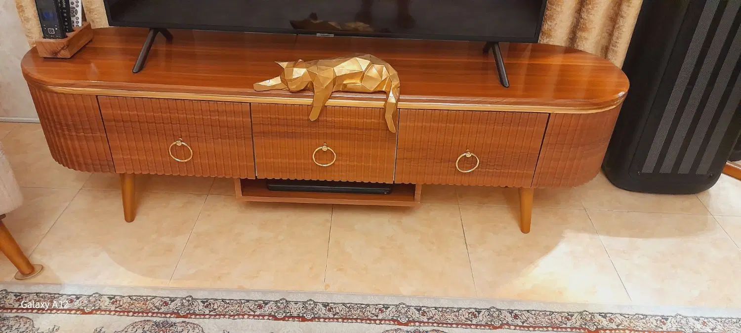 تعدادی لوازم منزل نو نو دو سال خریداری شده|مبلمان خانگی و میز عسلی|تهران, سبلان (لشگر)|دیوار