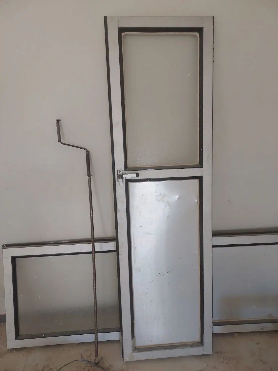 درب پنجره های کارکرده آهنی ، چوبی و آلومینیومی|مصالح و تجهیزات ساختمان|کوهدشت, |دیوار