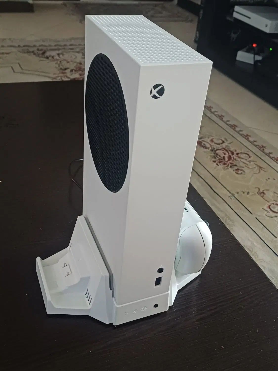 Xbox series s بهمراه فن خنک کننده و دسته اصلی|کنسول، بازی ویدئویی و آنلاین|تهران, آبشار تهران (دریاچه)|دیوار