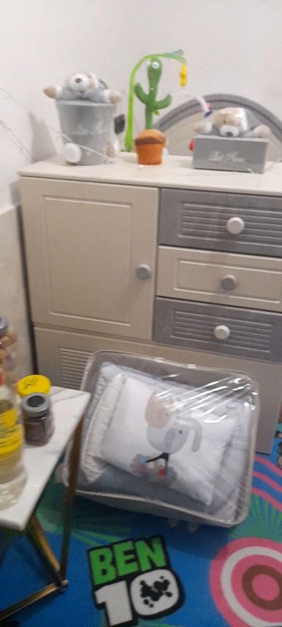 تخت و کمد نوزاد|تخت و سرویس خواب|شیراز, سعدیه شمالی|دیوار