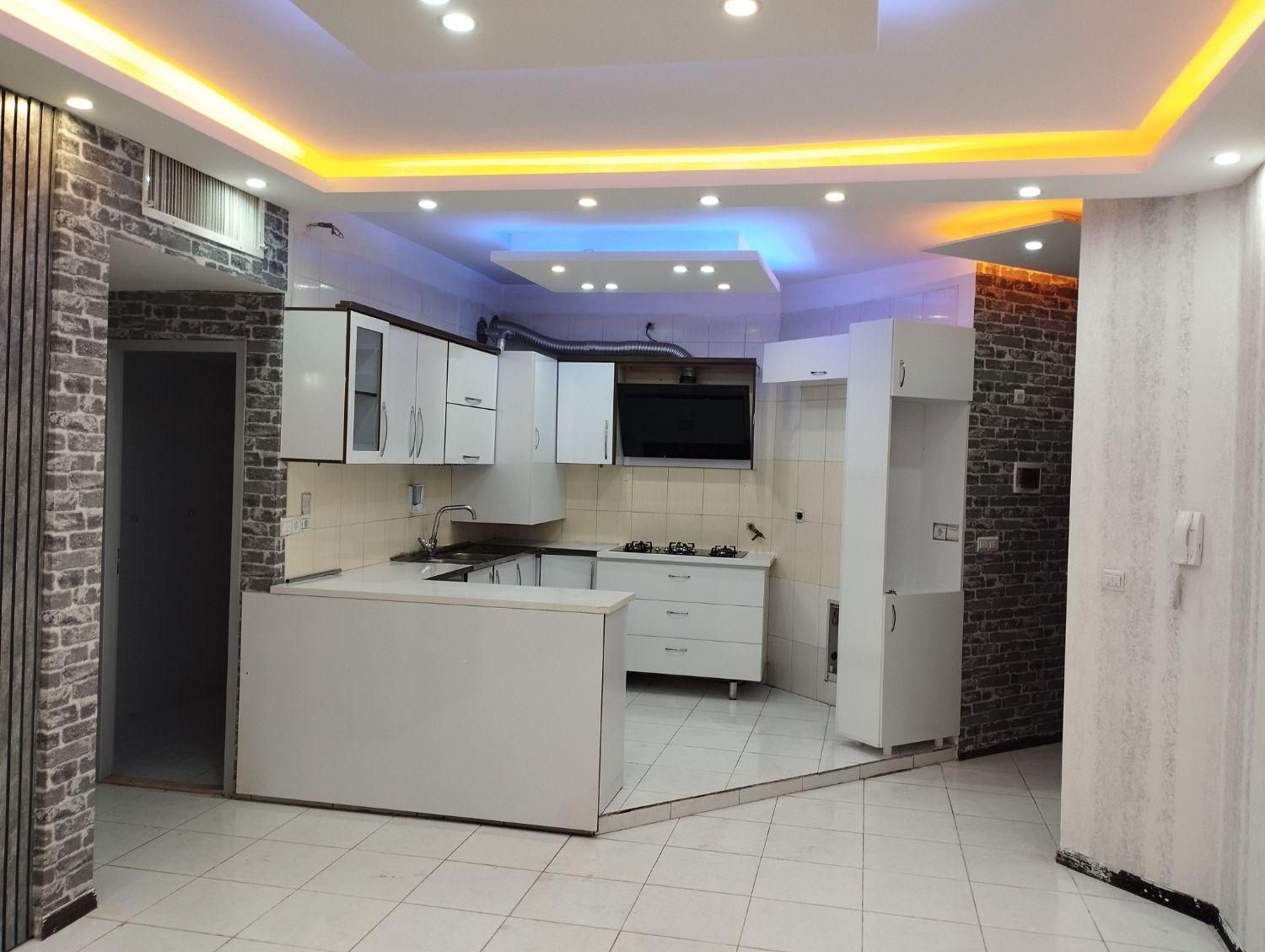 فروش آپارتمان ۹۷ متری مهر لپویی(املاک شهریاری)|فروش آپارتمان|زرقان, |دیوار