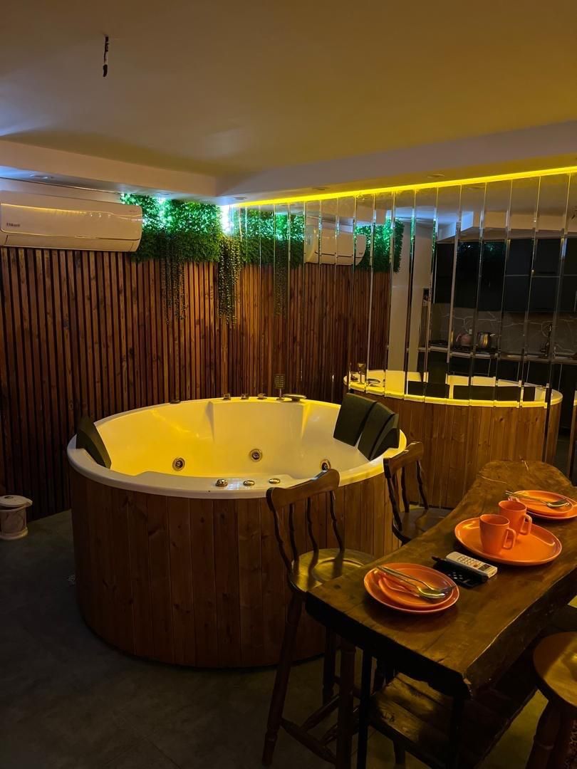 واحدهای روزانه کوتاه مدت ، مبله ، جکوزی فول|اجارهٔ کوتاهمدت آپارتمان و سوئیت|تهران, صادقیه|دیوار