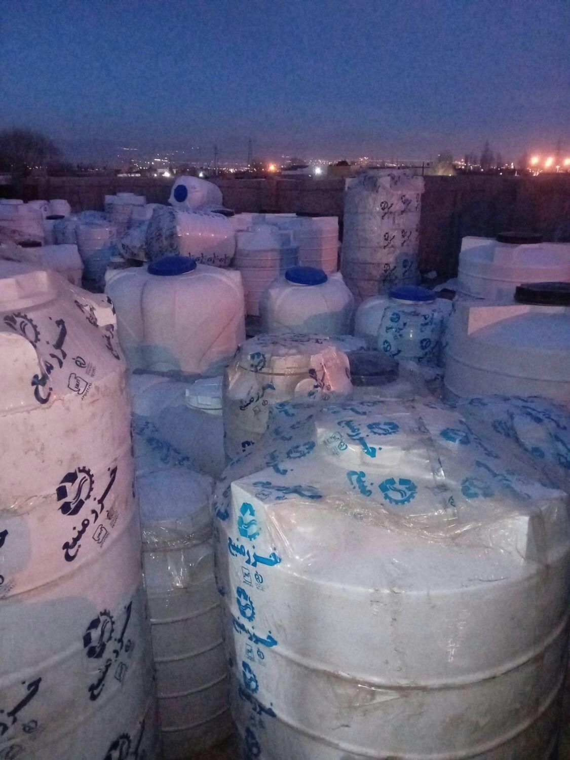 ۱۰۰۰۰۰هزار لیتری مخزن عمودی|مصالح و تجهیزات ساختمان|کرج, ملک‌آباد|دیوار