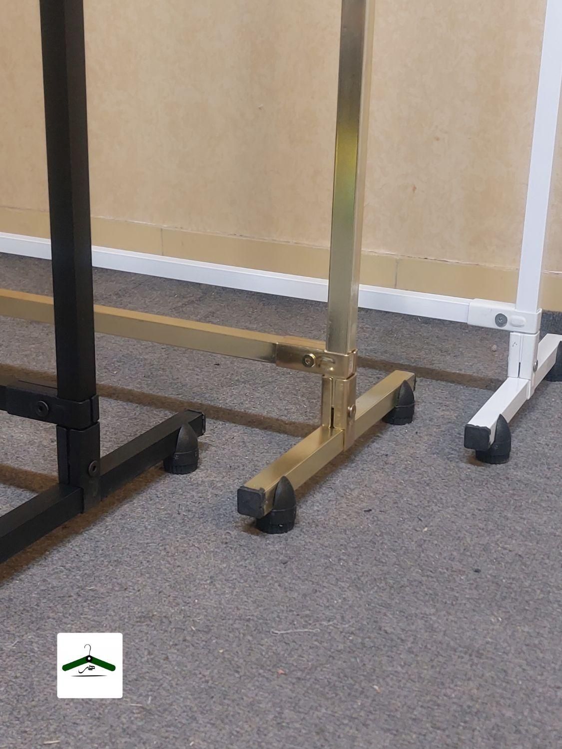 رگال لباس فلزی|بندرخت و رختآویز|فردیس, نسترن غربی|دیوار