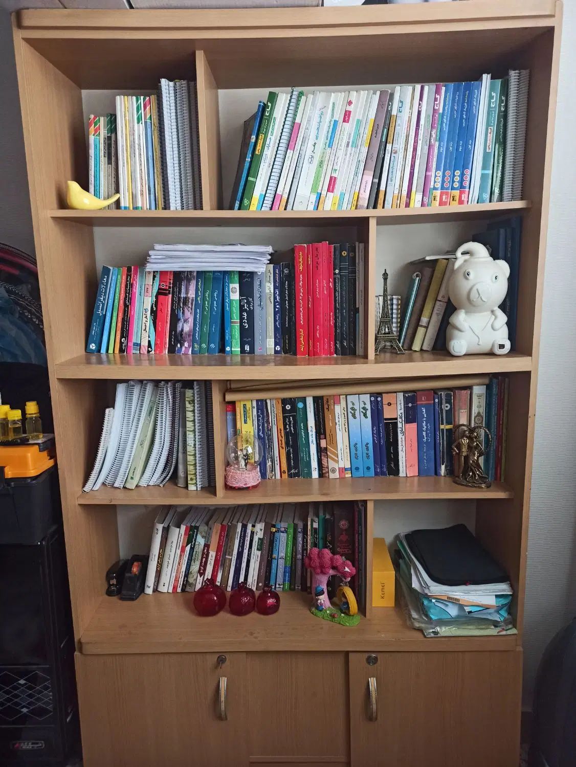 کتابخانه|کتابخانه، شلف، قفسه‌های دیواری|تهران, شهرک ولیعصر جنوبی|دیوار