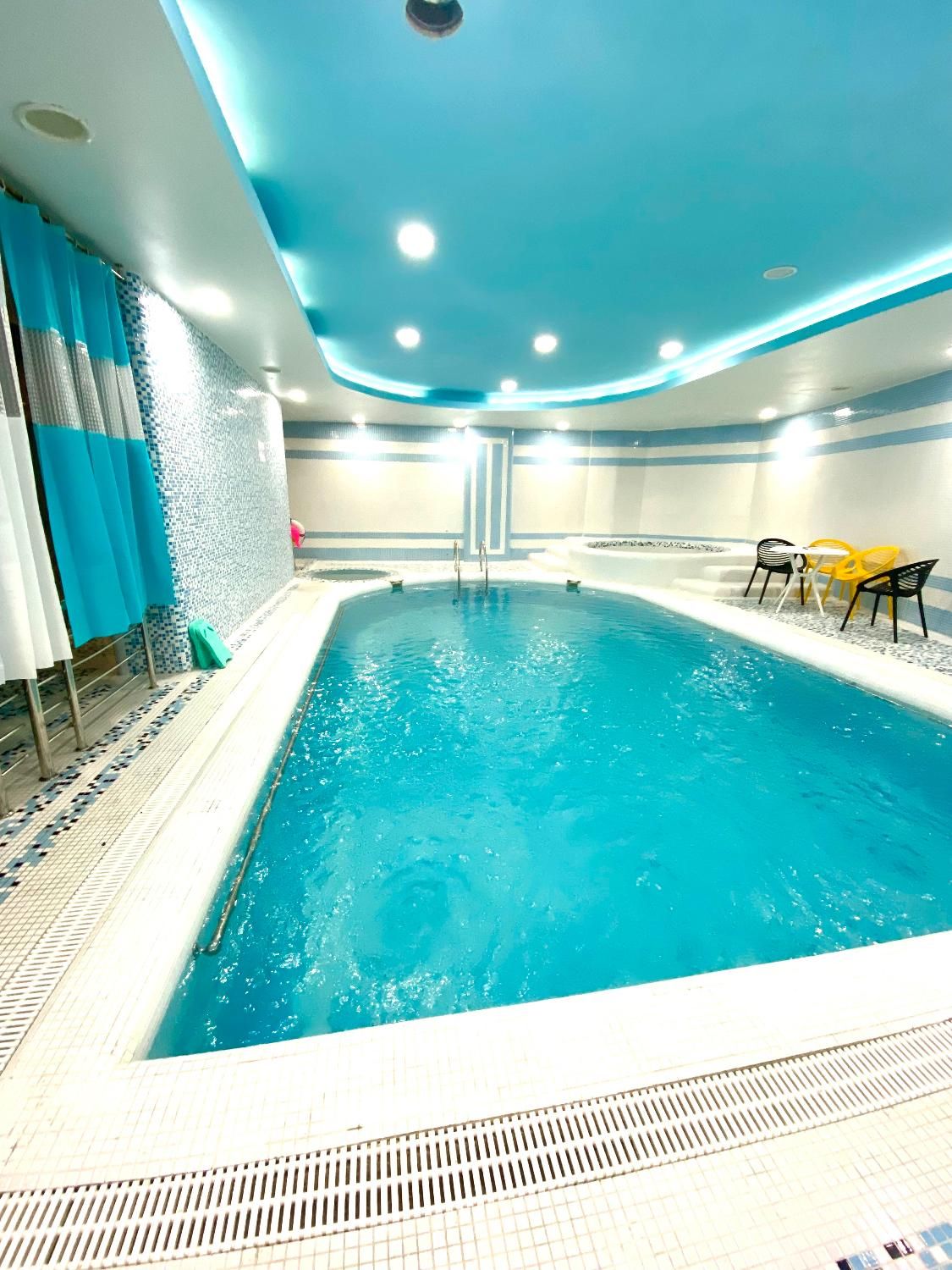 آموزش شنا و آب درمانی و سانس آزاددر هتل سرو|خدمات آموزشی|شیراز, هفت تنان|دیوار