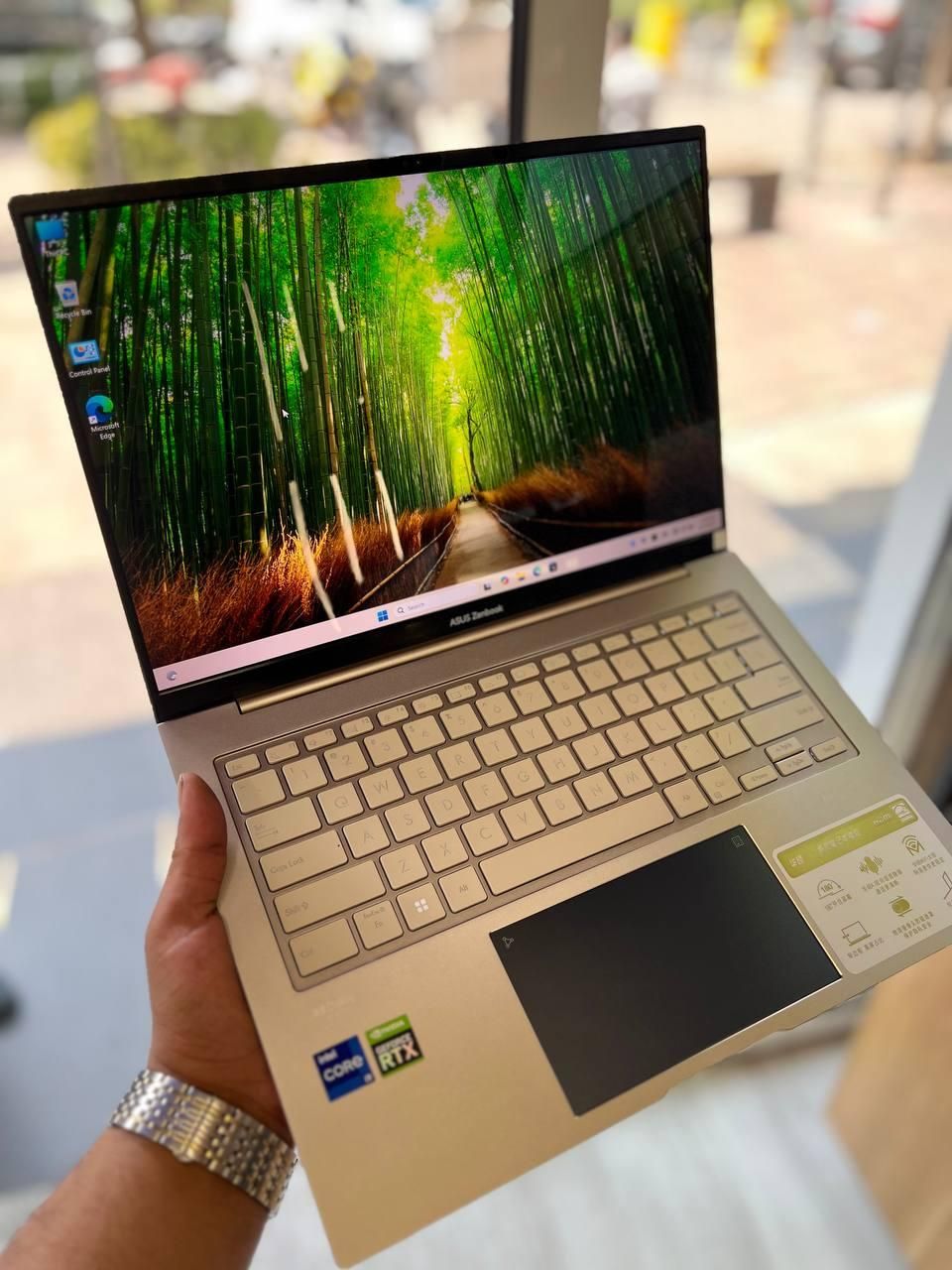 لپ‌تاپ حرفه‌ای Asus ZenBook با مشخصات عالی|رایانه همراه|کرج, هفت تیر|دیوار