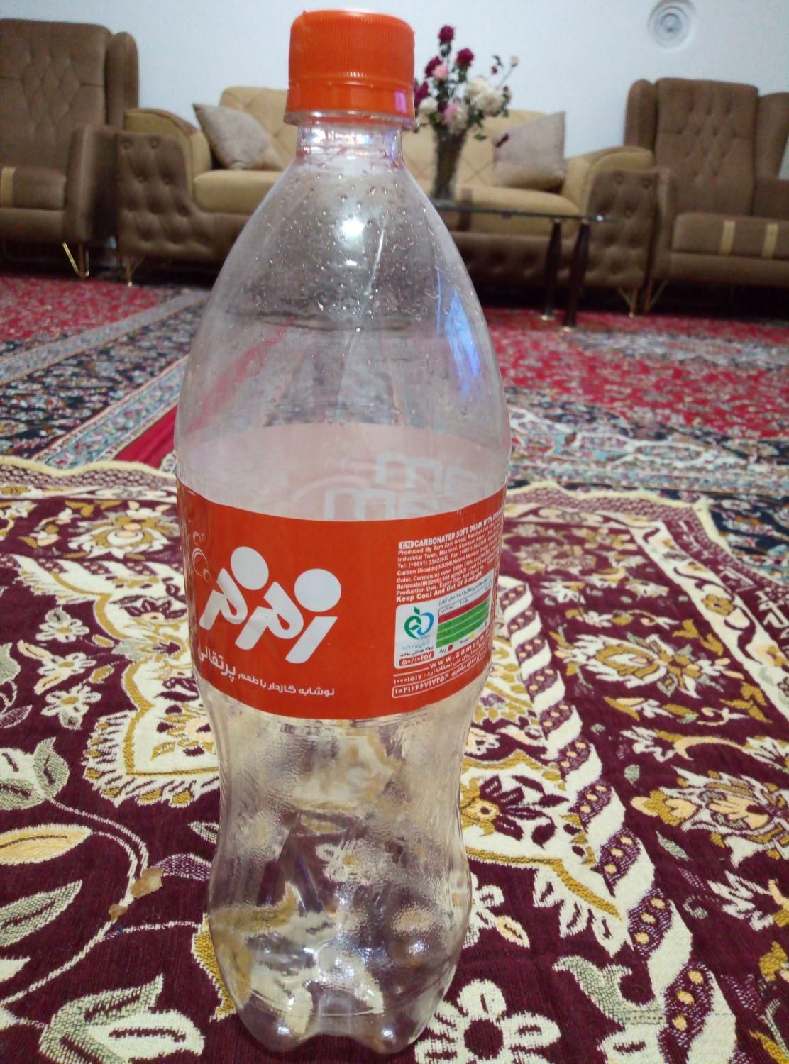 دبه ماست.شیشه خانواده زیاد.همش سالم تمیزدرب دار|ظروف نگهدارنده، پلاستیکی، یک‌بارمصرف|گناباد, |دیوار