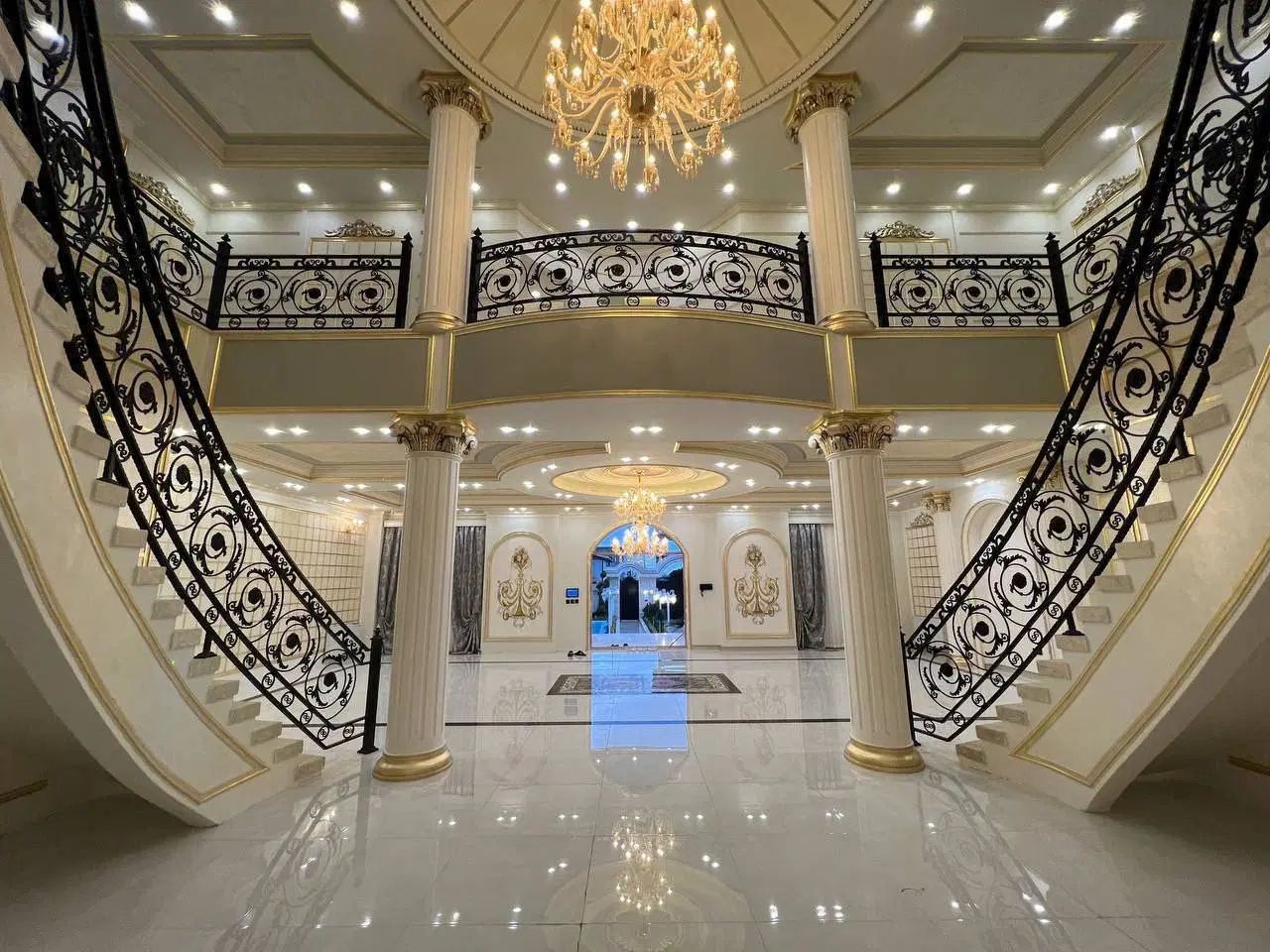 عمارت ویلا (ویلا شمال) با استخر و اسانسور۸۰۰ متر|فروش خانه و ویلا|کرج, عظیمیه|دیوار
