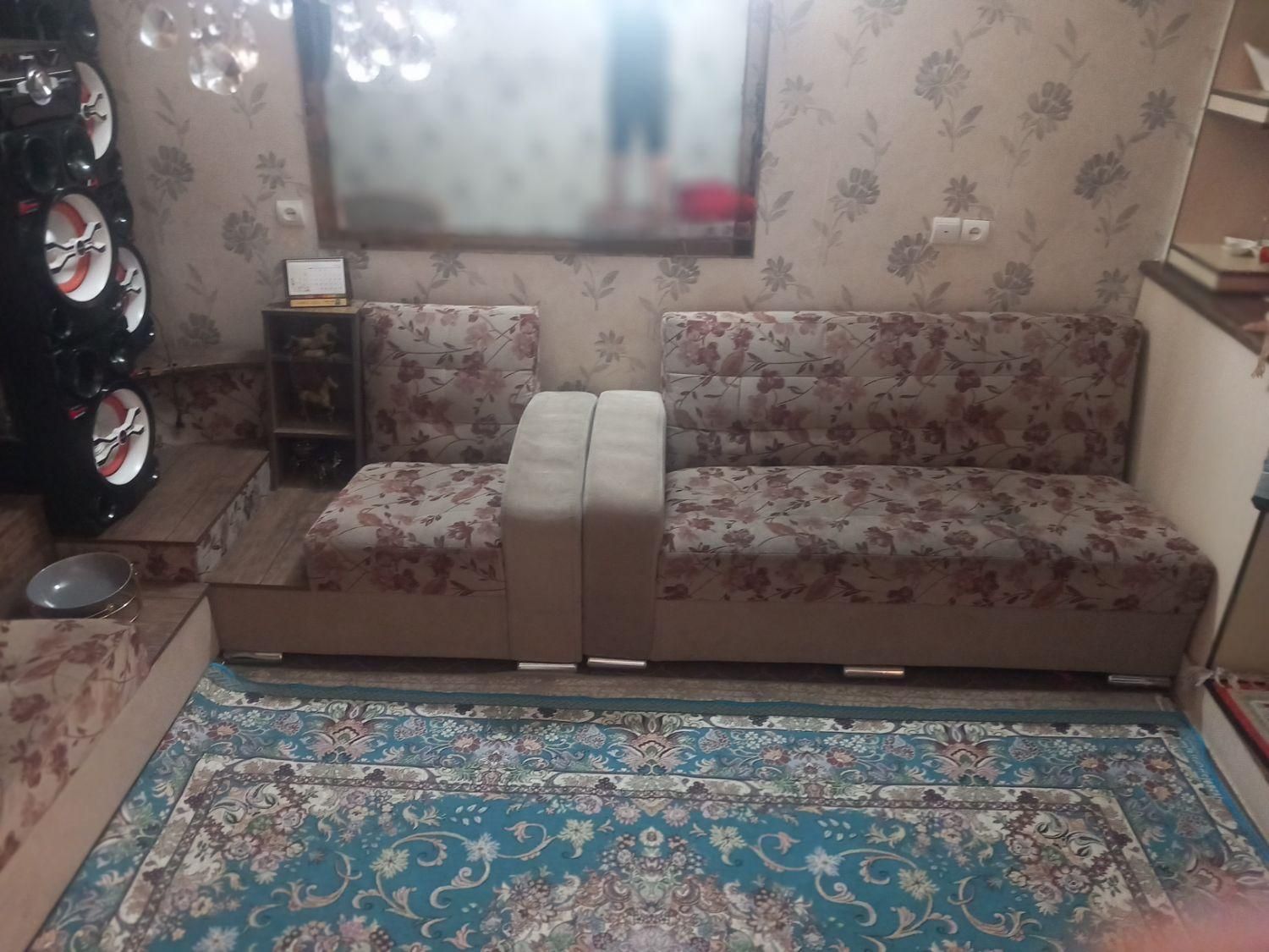 یک عدد مبل راحتی ال با وسطی کار کرده|مبلمان خانگی و میز عسلی|تهران, مسعودیه|دیوار