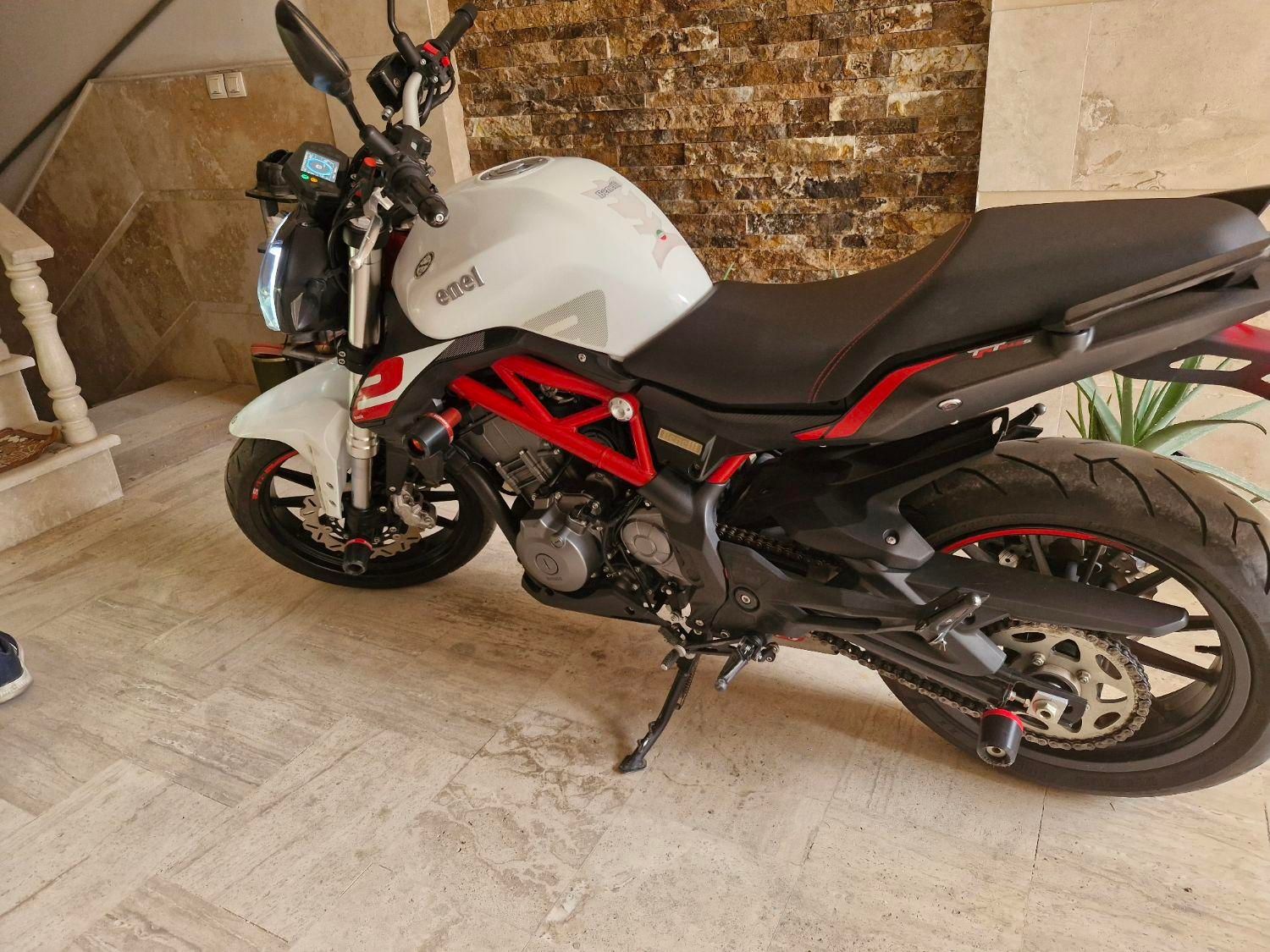 بنلی جفت 300|موتورسیکلت|کاشان, فین کوچک|دیوار