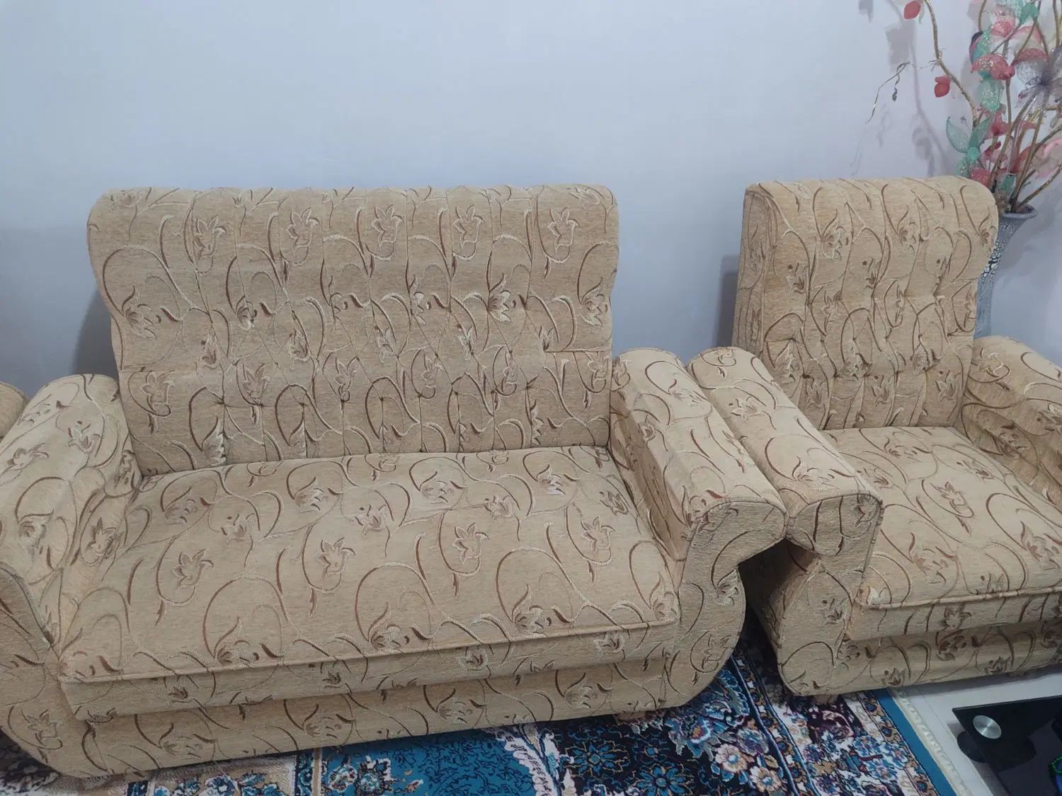 فروش مبل هفت نفره کاملا سالم به خاطر تغییر دکور|مبلمان خانگی و میز عسلی|رشت, سلیمانداراب|دیوار