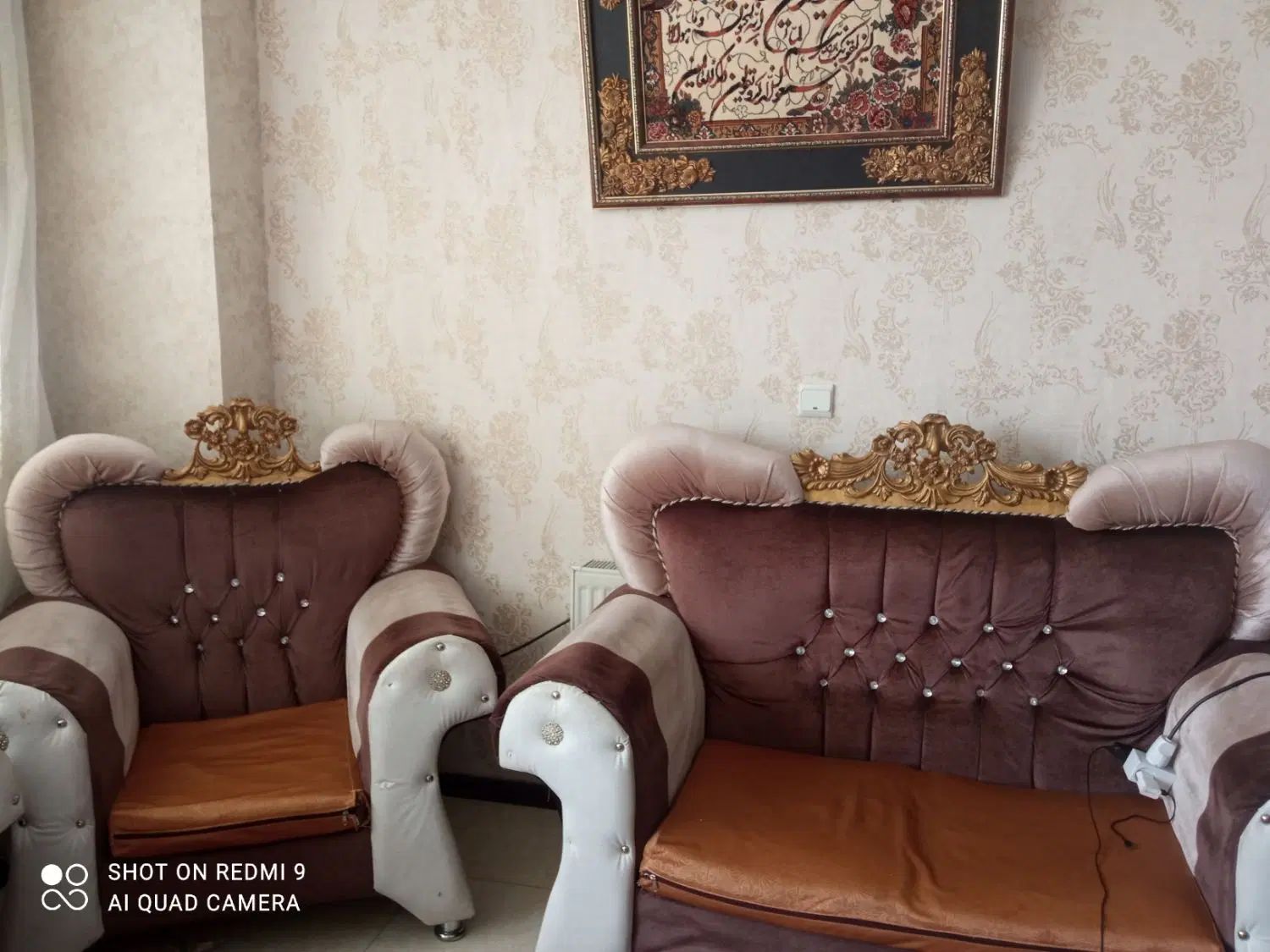 مبل راحتی فقط فقط سال 4سال استفاده هنوز روکش داره|مبلمان خانگی و میز عسلی|سهند, |دیوار