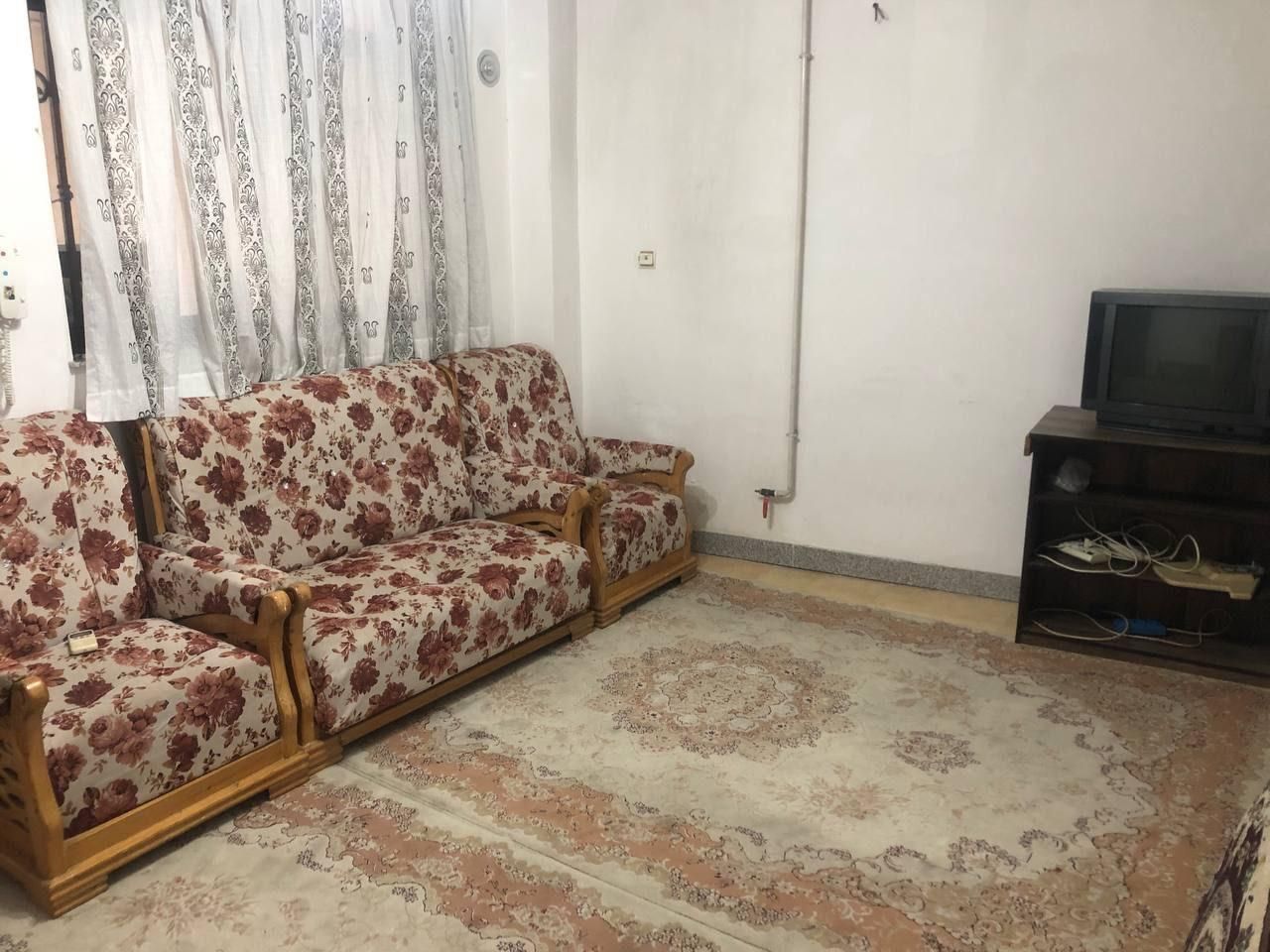 اجاره روزانه سوییت ویلا  پارکینگدار مرکز شهر|اجارهٔ کوتاه‌مدت آپارتمان و سوئیت|لاهیجان, طالقانی|دیوار