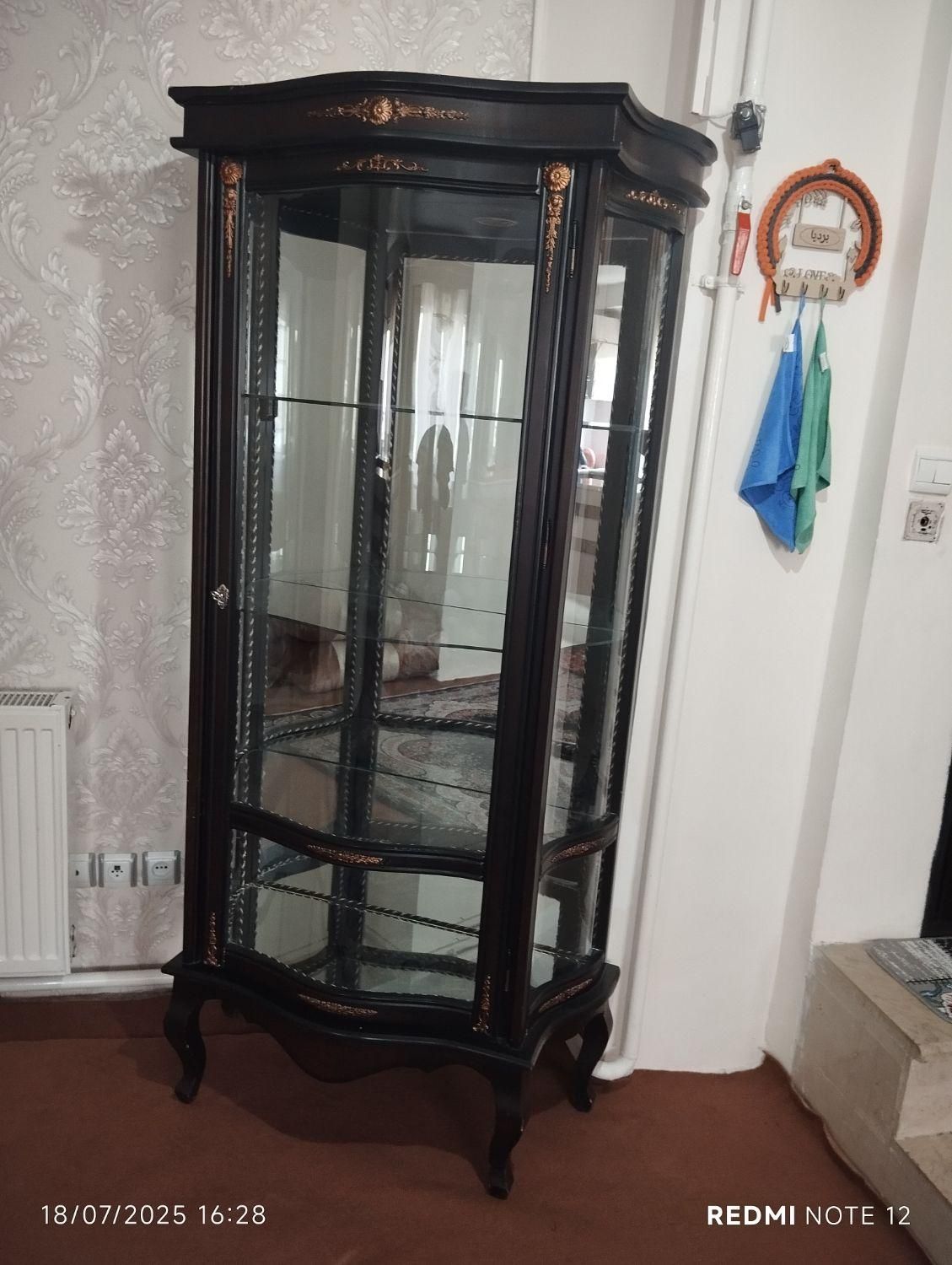 بوفه|بوفه، ویترین، کنسول|سلماس, |دیوار