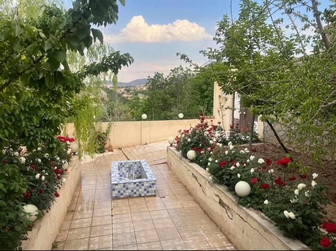 ویلای دربست بهشت گلها|اجارهٔ کوتاه‌مدت ویلا و باغ|قمصر, |دیوار