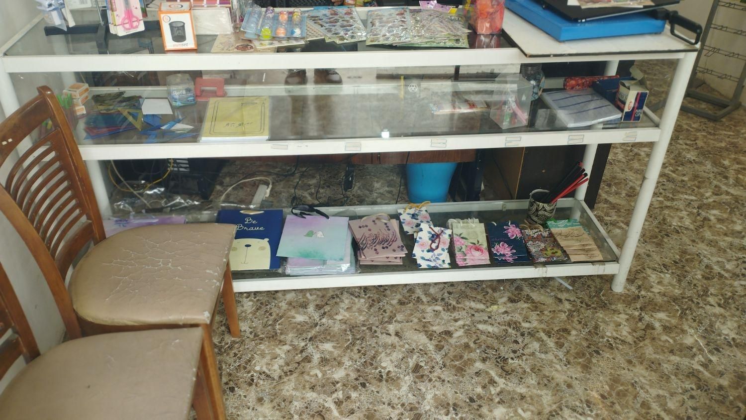ویترین شیشه ای|فروشگاه و مغازه|گرمدره, |دیوار