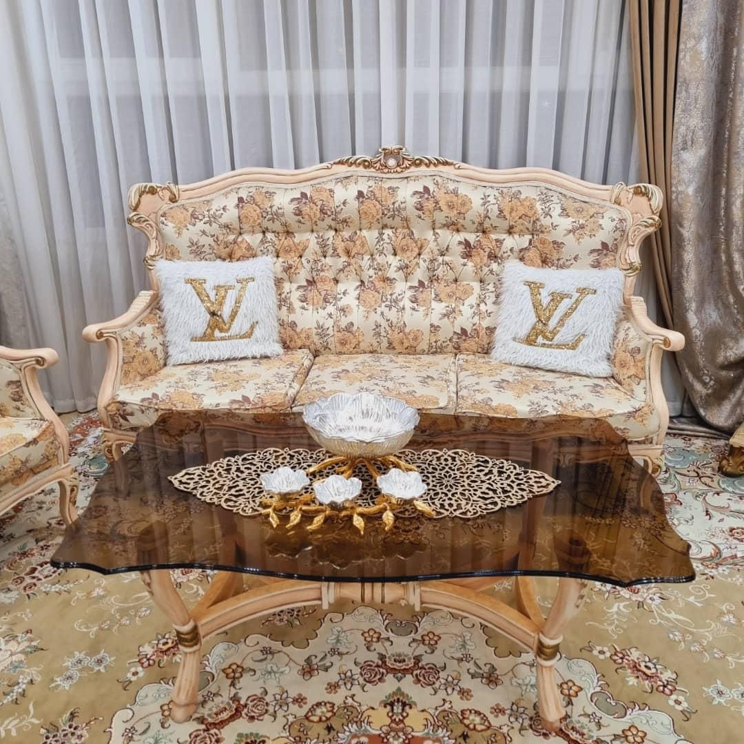 مبل ۷ نفره به همراه بوفه چوب راش جنس پارچه خارجی|مبلمان خانگی و میز عسلی|اسلام‌شهر, ترشنبه|دیوار