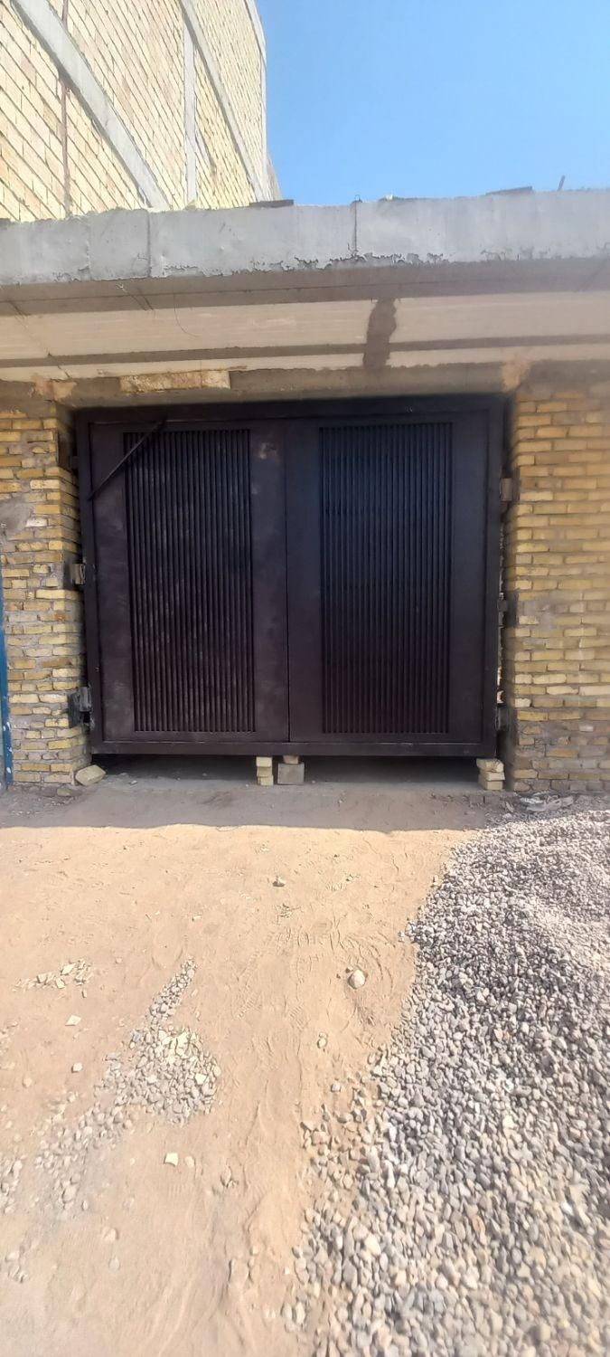 ساخت درب وپنجره اهنی|خدمات پیشه و مهارت|یزد, |دیوار